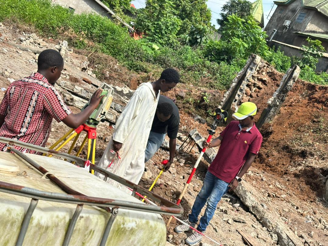 Banner image showing builders at work