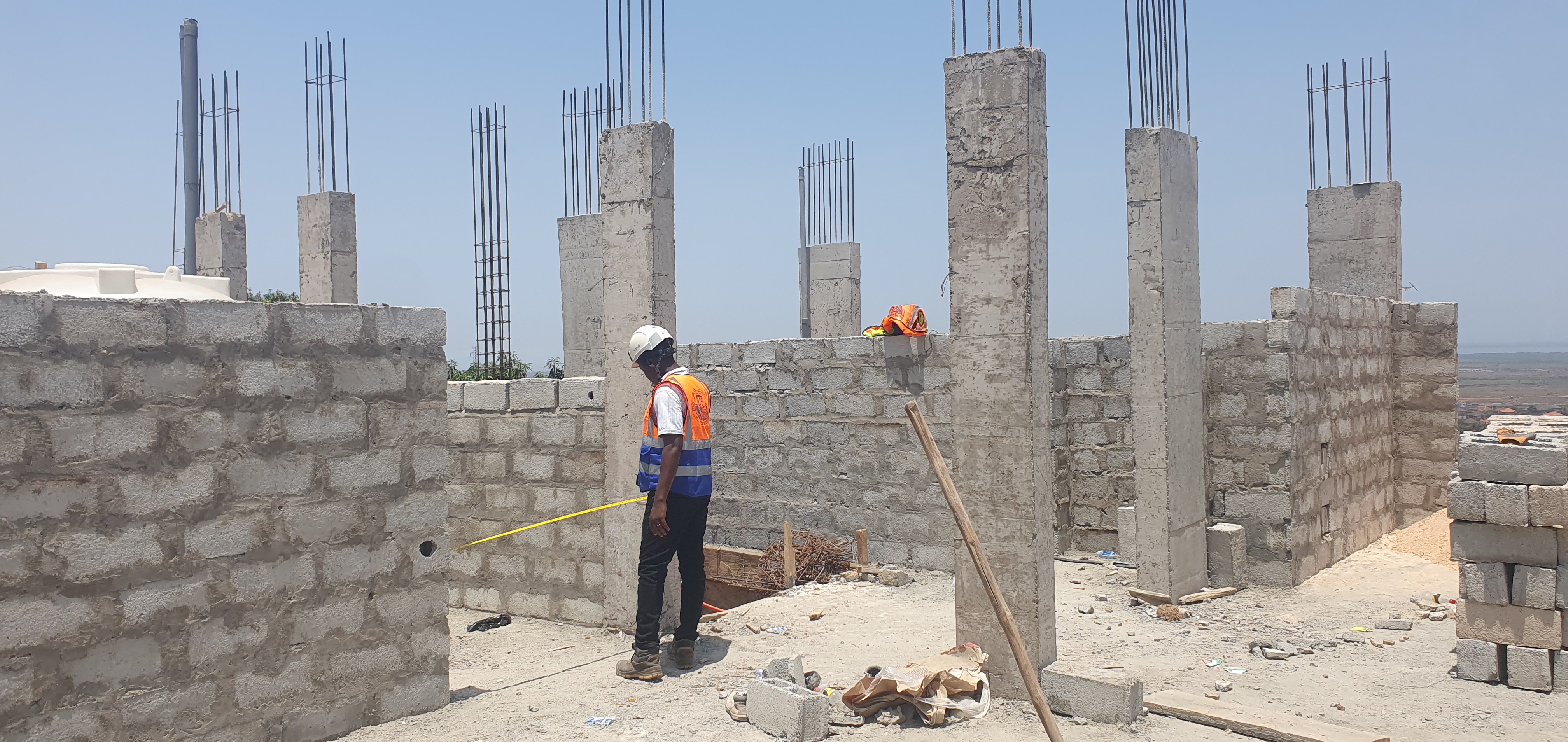 Construction d'un bâtiment R +2 avec R-2 